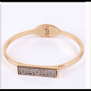 Filigree Hinge Bracelet in Gold
